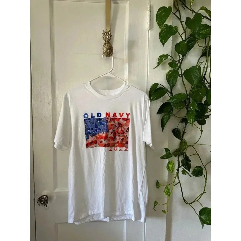 Old Navy women’s size medium American flag shirt